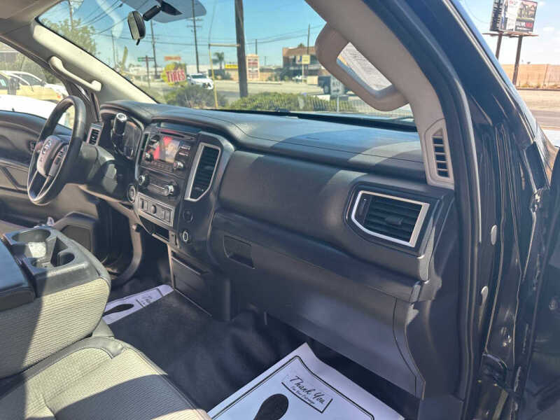 2017 Nissan Titan XD