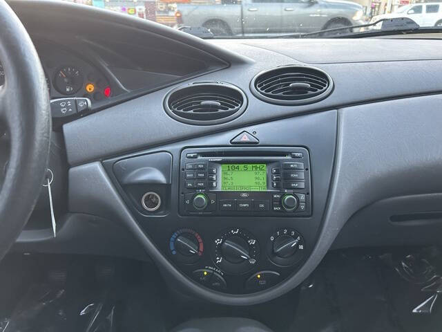 2003 Ford Focus SE photo 10