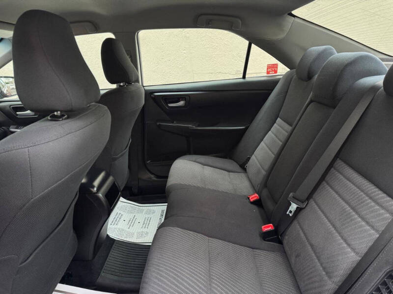 2017 Toyota Camry Hybrid LE