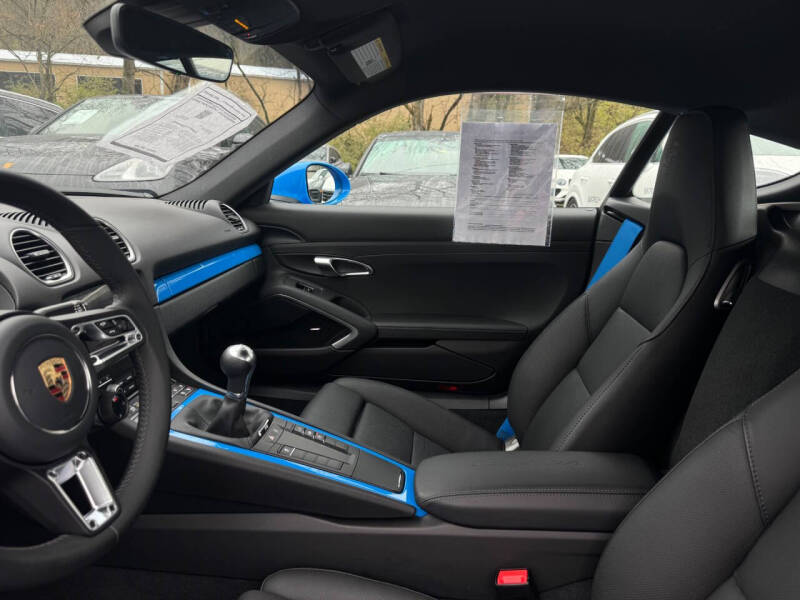 2025 Porsche 718 Cayman