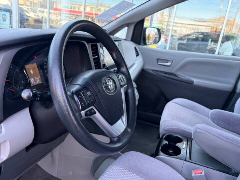 2016 Toyota Sienna