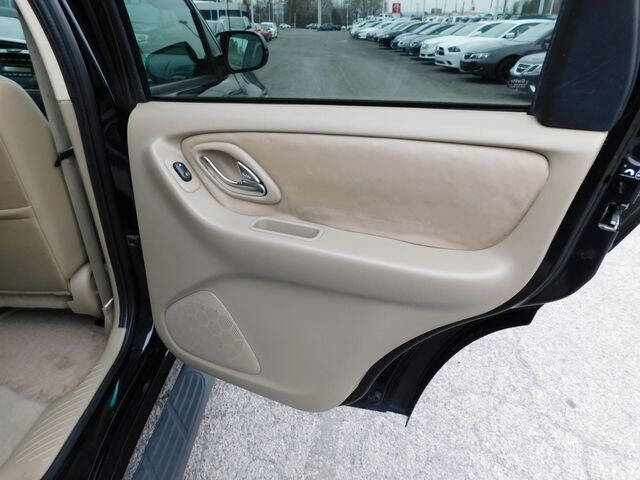 2005 Mazda Tribute s