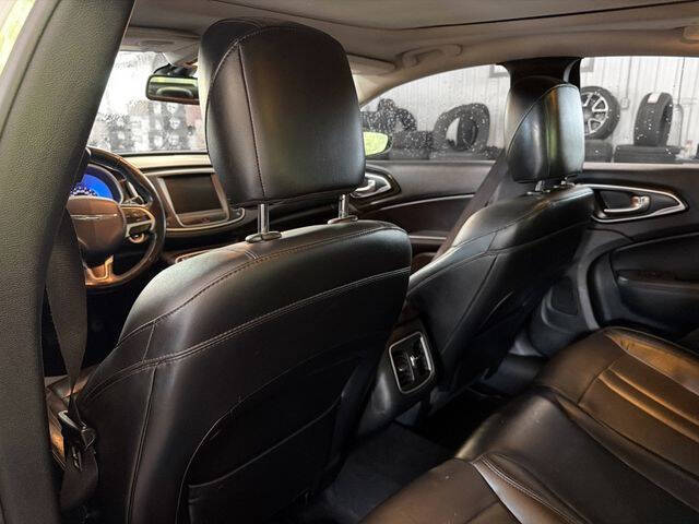 2015 Chrysler 200 C