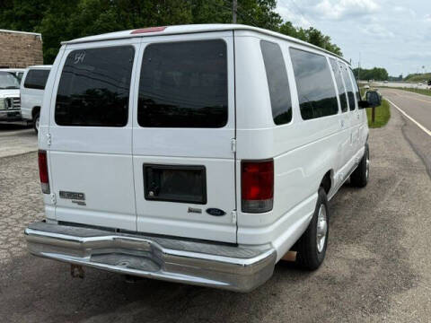 2009 Ford E-Series E-350 SD XLT