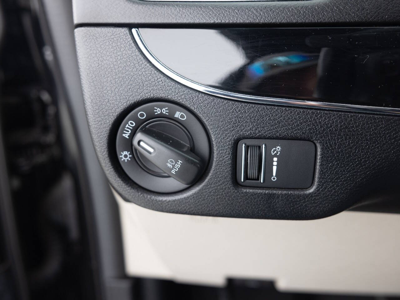 Used Car 2020 Dodge Grand Caravan  Sxt 4dr Mini Van For Sale Under $12,000 In Coal City, Illinois