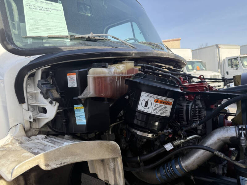 2018 Freightliner M2 106