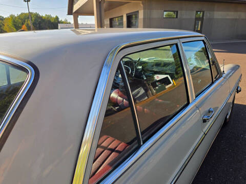 1972 Mercedes-Benz 220