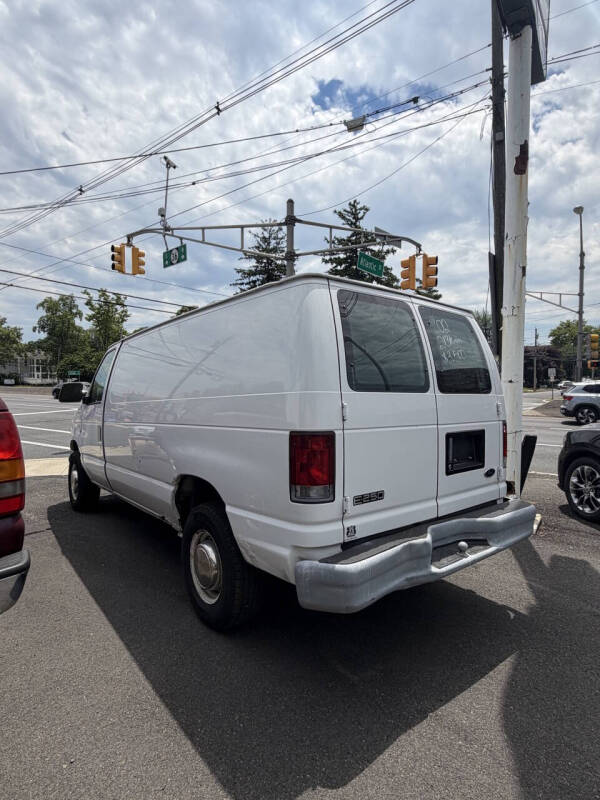 2002 Ford E-Series E-250