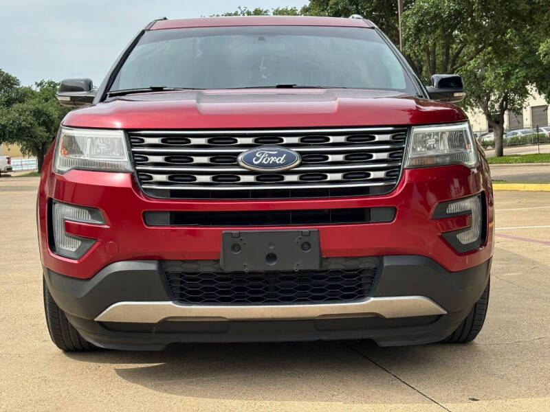 2017 Ford Explorer XLT photo 9