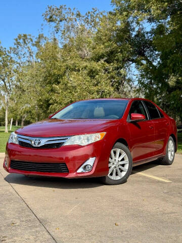 2014 Toyota Camry for sale at Vision Auto Group in Sugar Land TX