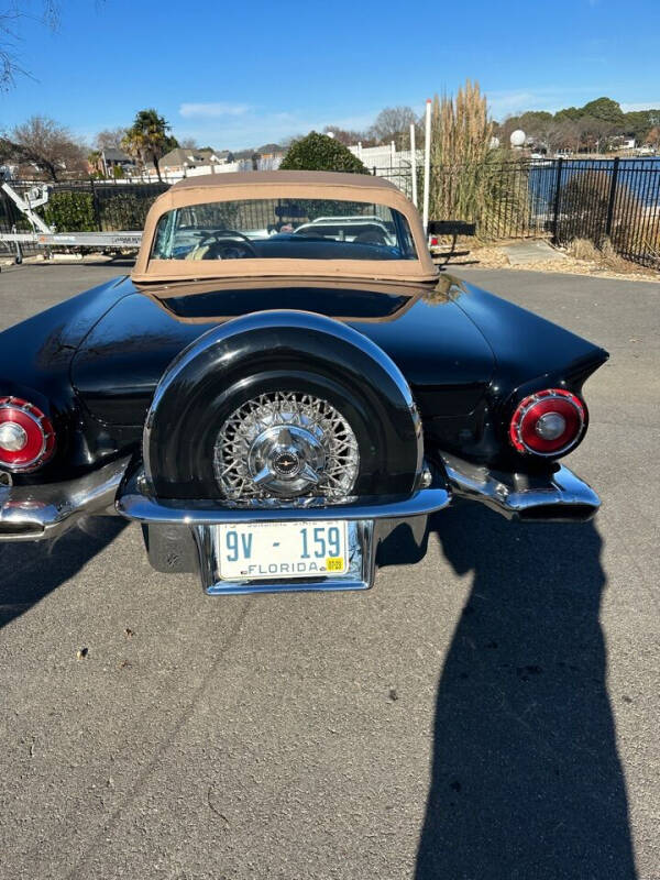 1957 Ford Thunderbird