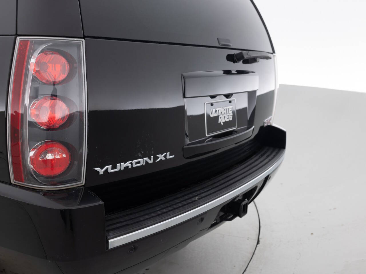 Used Car 2011 Gmc Yukon Xl  Denali Awd Xl 4dr Suv For Sale Under $15,000 In Coal City, Illinois