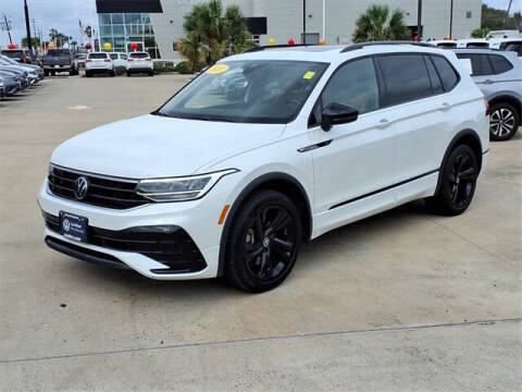 2023 Volkswagen Tiguan SE R-Line Black