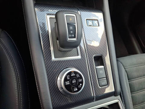 2025 Mitsubishi Outlander PHEV SE