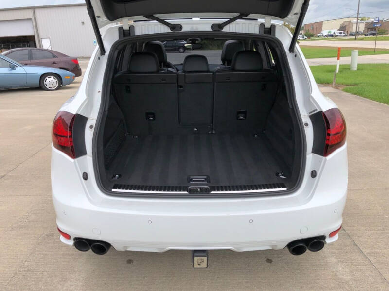 2013 Porsche Cayenne GTS