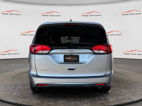 2018 Chrysler Pacifica Touring L Plus