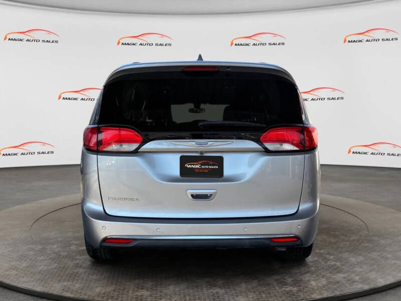 2018 Chrysler Pacifica Touring L Plus