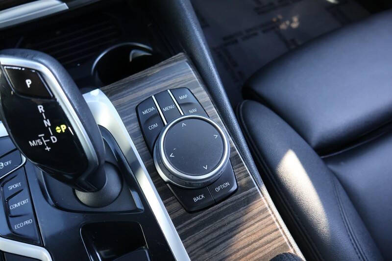 2019 BMW 5 Series 530i