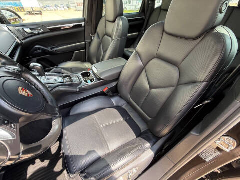 2014 Porsche Cayenne Platinum