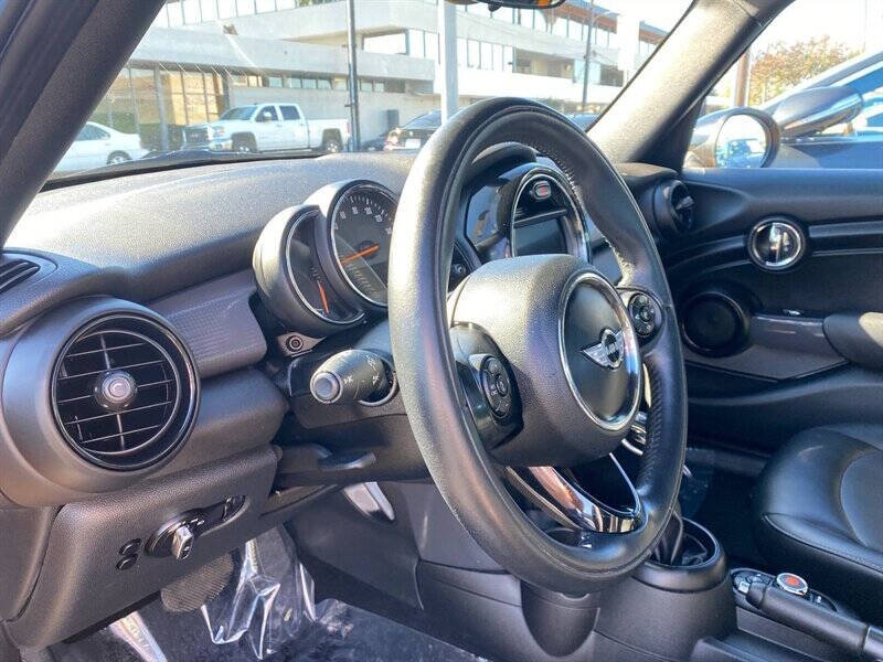 2017 MINI Hardtop 4 Door Cooper