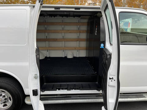 2024 Chevrolet Express 2500