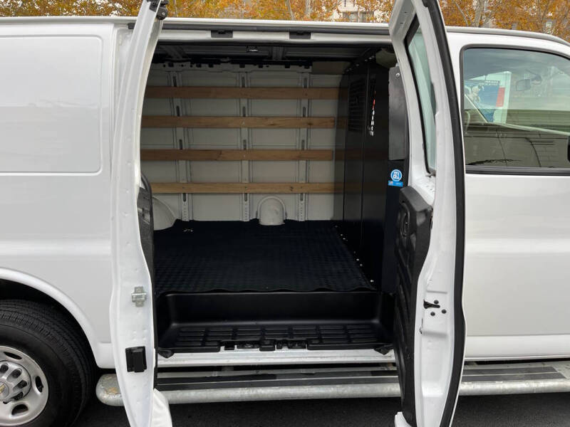 2024 Chevrolet Express 2500