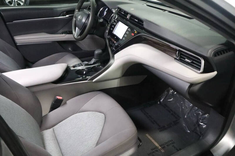 2020 Toyota Camry Hybrid LE