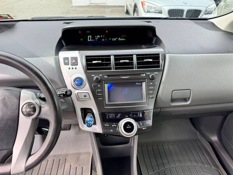 2014 Toyota Prius v Two