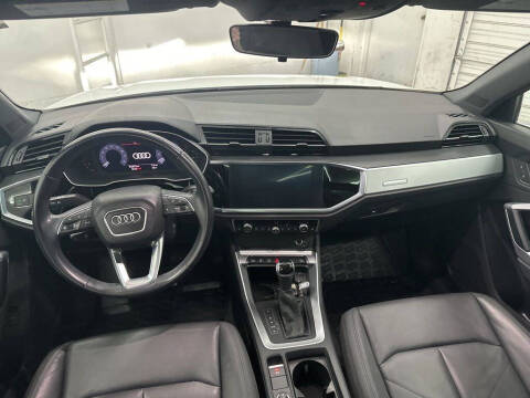 2020 Audi Q3 quattro Premium 45 TFSI