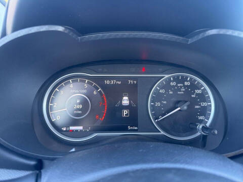 2025 Nissan Versa SR