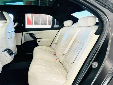 2023 BMW 7 Series 740i