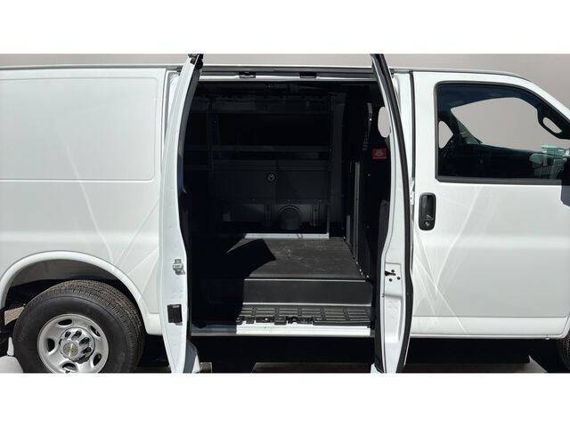 2025 Chevrolet Express 2500