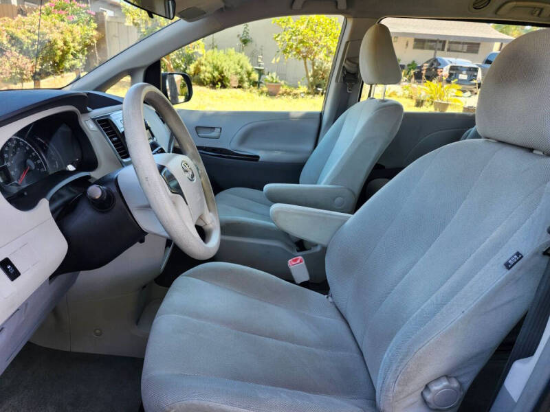 2012 Toyota Sienna