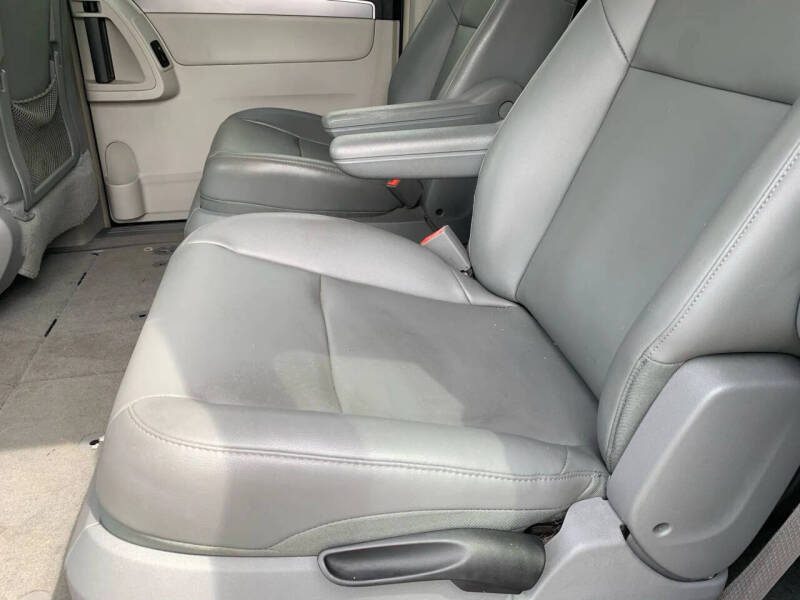 2014 Volkswagen Routan