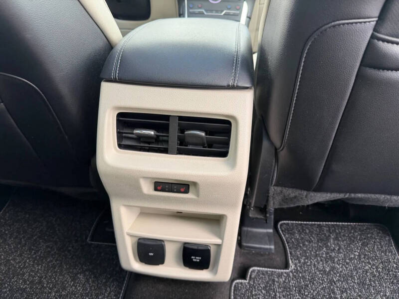 2019 Ford Edge Titanium