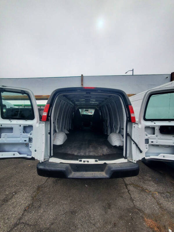 2021 Chevrolet Express 2500