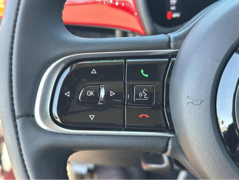 2024 FIAT 500e Inspi(RED)