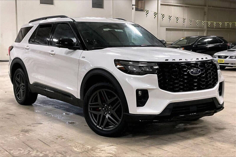 2025 Ford Explorer ST-LINE's photo