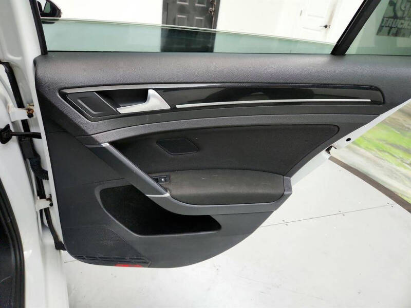2017 Volkswagen Golf GTI S