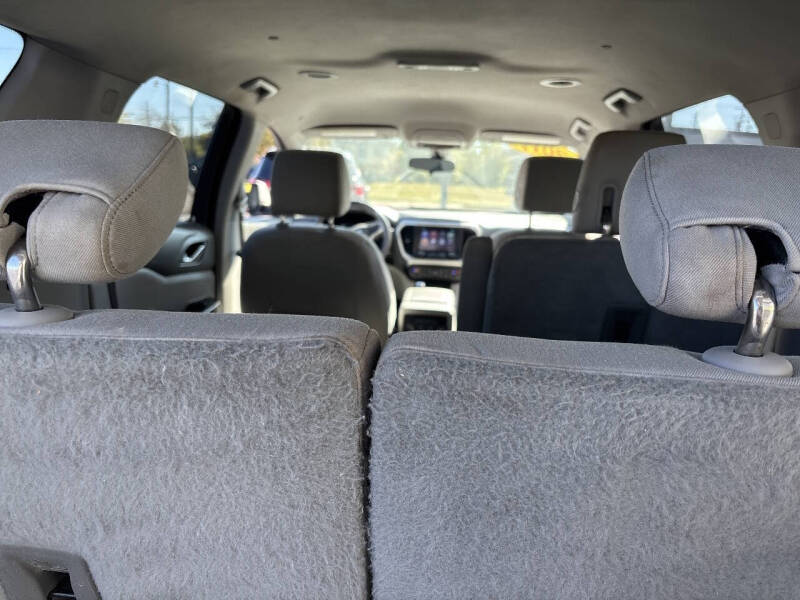 2017 GMC Acadia SLE-2