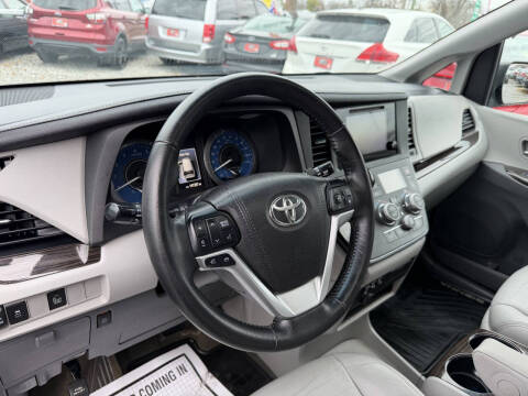 2016 Toyota Sienna XLE Premium 7-Passenger