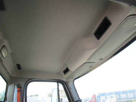 2007 Freightliner Business class M2