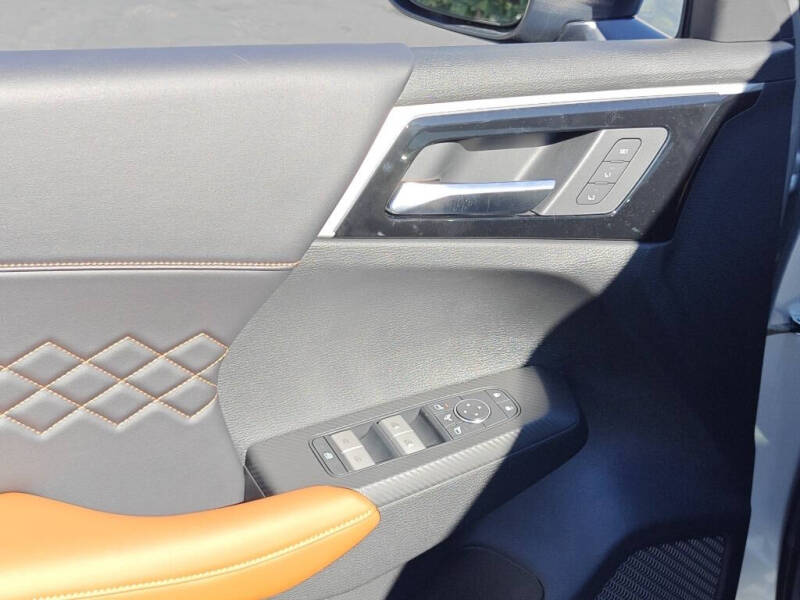 2025 Mitsubishi Outlander PHEV SEL