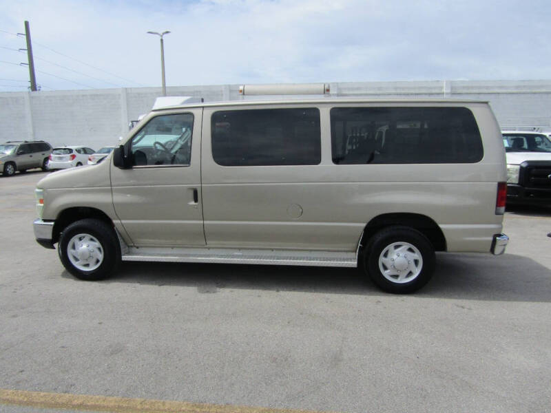 2008 Ford E-Series E-350 SD XLT