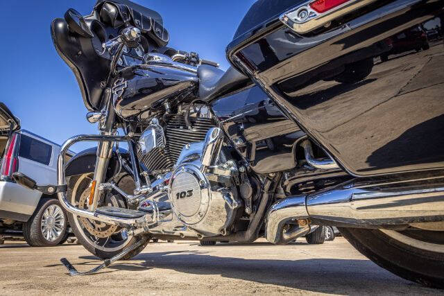 2011 Harley-Davidson FLHXI