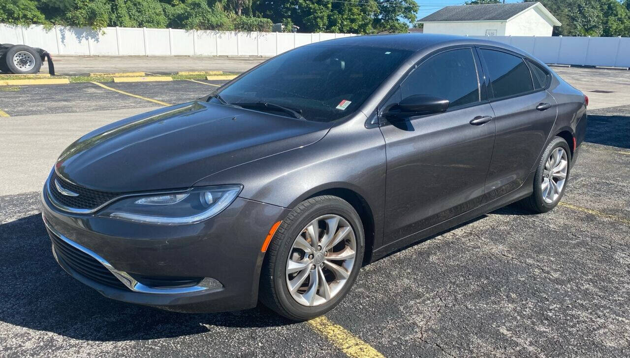 2015 Chrysler 200  - $9,990