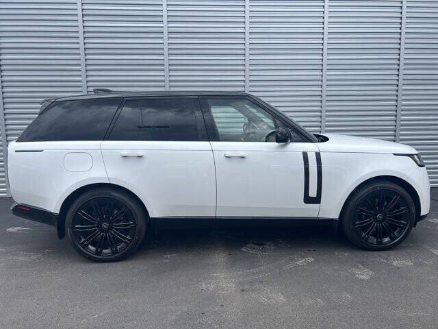 2025 Land Rover Range Rover P530 SE