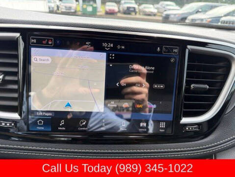 2027 Chrysler Pacifica Select