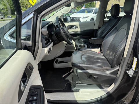2020 Chrysler Pacifica Touring L