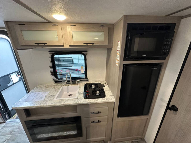 2023 Keystone RV Dutchmen Coleman 17B